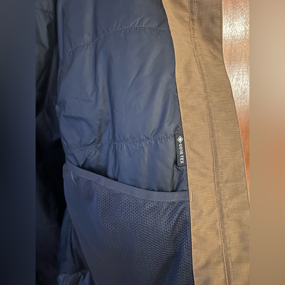 Mountain Hardware tan winter ski jacket size M - Picture 6 of 12